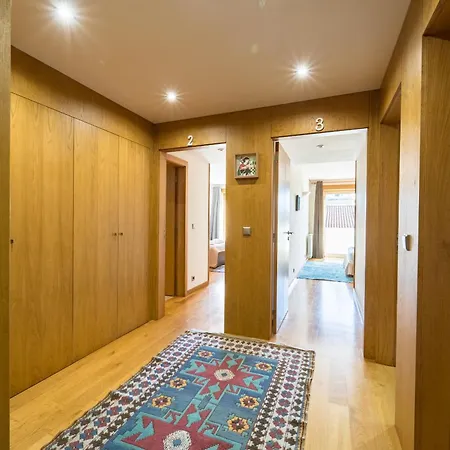 Alameda Ribeiro - T4 No Centro Historico - Appartement *