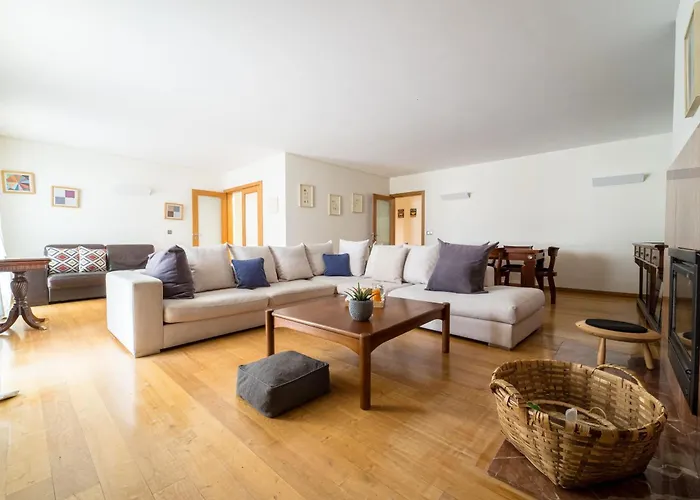 Alameda Ribeiro - T4 No Centro Historico - Appartamento