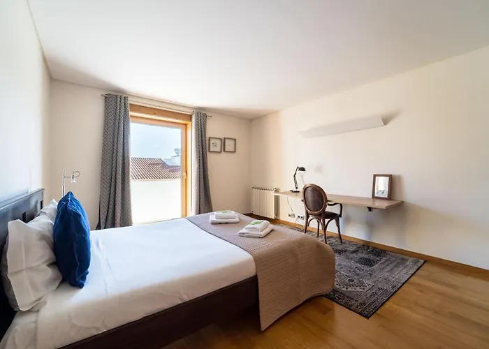 Alameda Ribeiro - T4 No Centro Historico - Appartamento